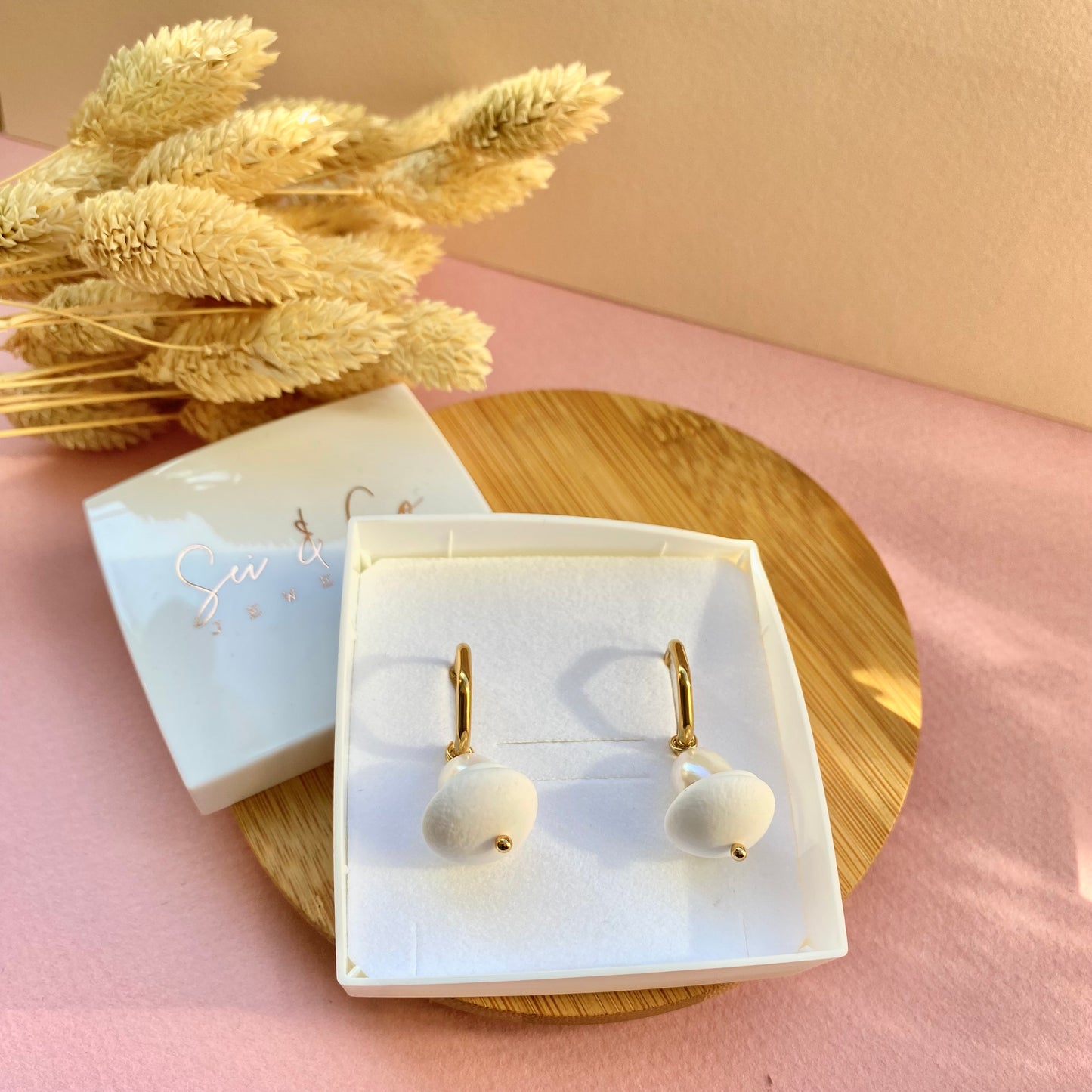 Pearl cups